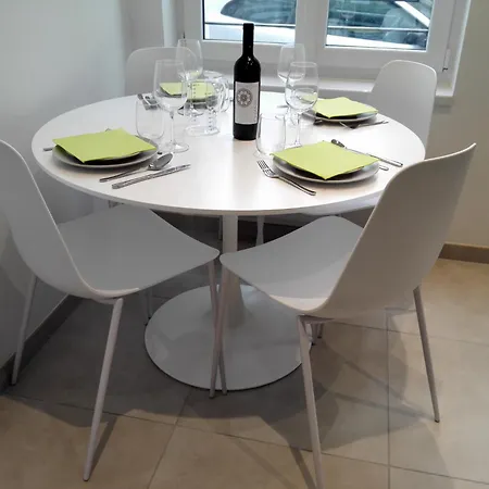 Апартаменты Delarnor - Confort Et Serenite *